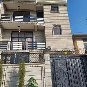7bdrm House in መቶ አርባ, Addis Ketema for sale