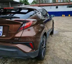 Toyota C-HR 2017 Brown