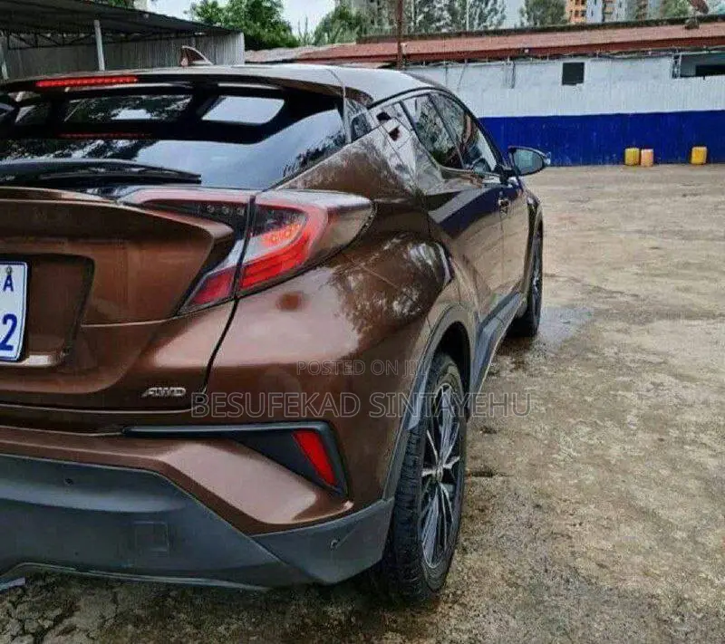 Toyota C-HR 2017 Brown