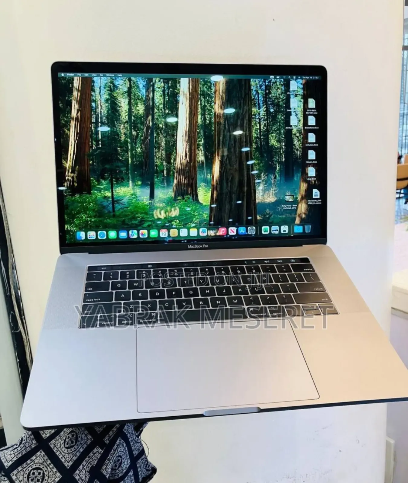 New Laptop Apple MacBook Pro 2018 32GB Intel Core I7 SSD 512GB