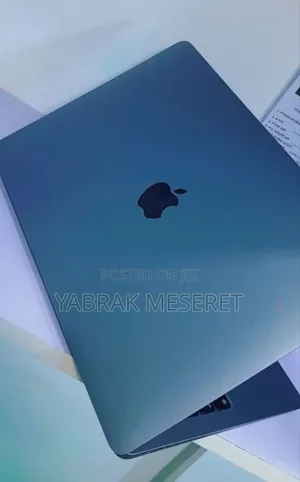 New Laptop Apple MacBook Air 2020 M1 8GB Apple M1 SSD 256GB