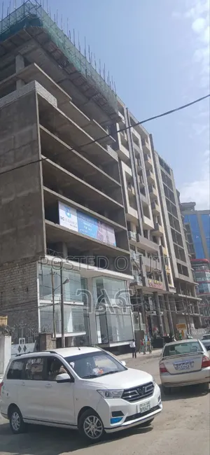 መሀል ቦሌ ላይ 98% ድረስ የተጠናቀቁ በ6 ወር የምትረከቧቸውን የንግድ ሱቆች በ15%