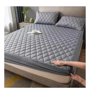 **Durable Machine-Washable Waterproof Mattress Protector**