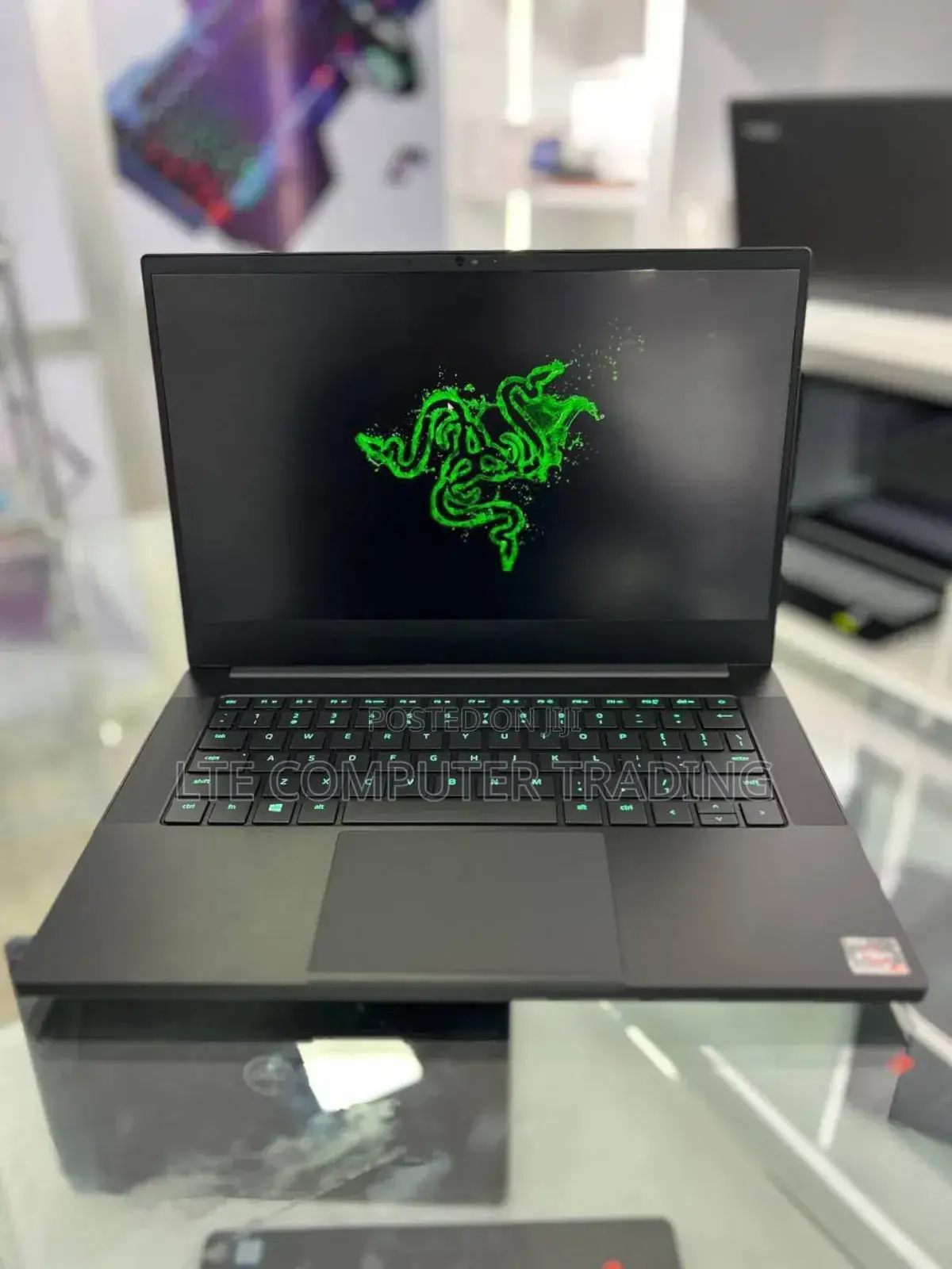 New Laptop Razer Blade Advanced 16GB AMD Ryzen 9 SSD 1T