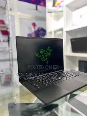 New Laptop Razer Blade Advanced 16GB AMD Ryzen 9 SSD 1T
