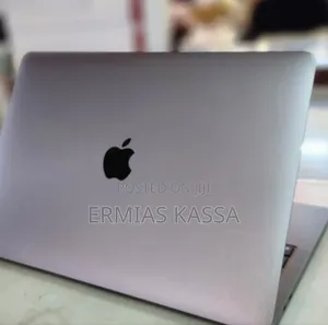 Photo - New Laptop Apple MacBook 2020 16GB Apple M1 Pro SSD 1T