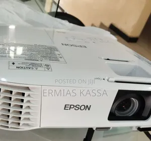 Brand New Epson Projector
With Manual Cd and Cartoon