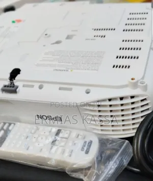 Brand New Epson Projector
With Manual Cd and Cartoon