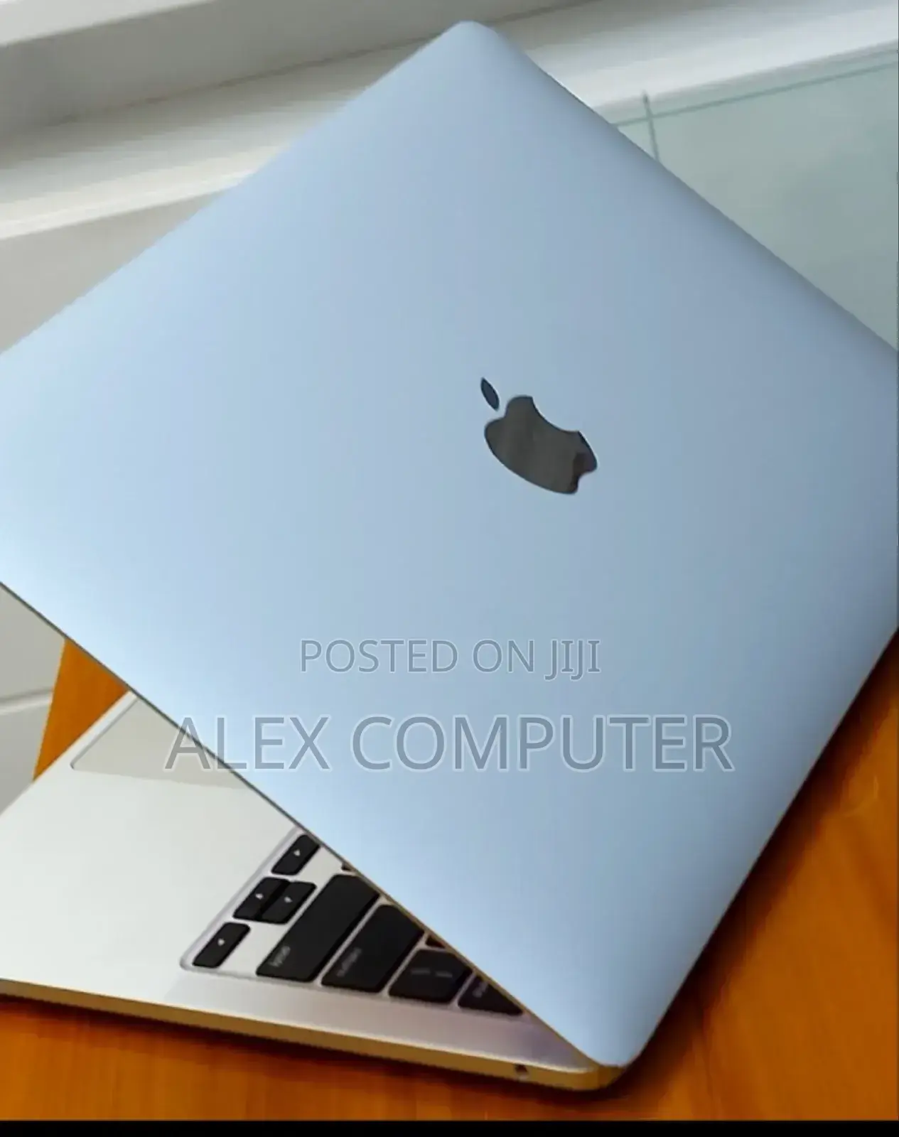 New Laptop Apple MacBook Pro 2020 M1 8GB Apple M1 SSD 512GB