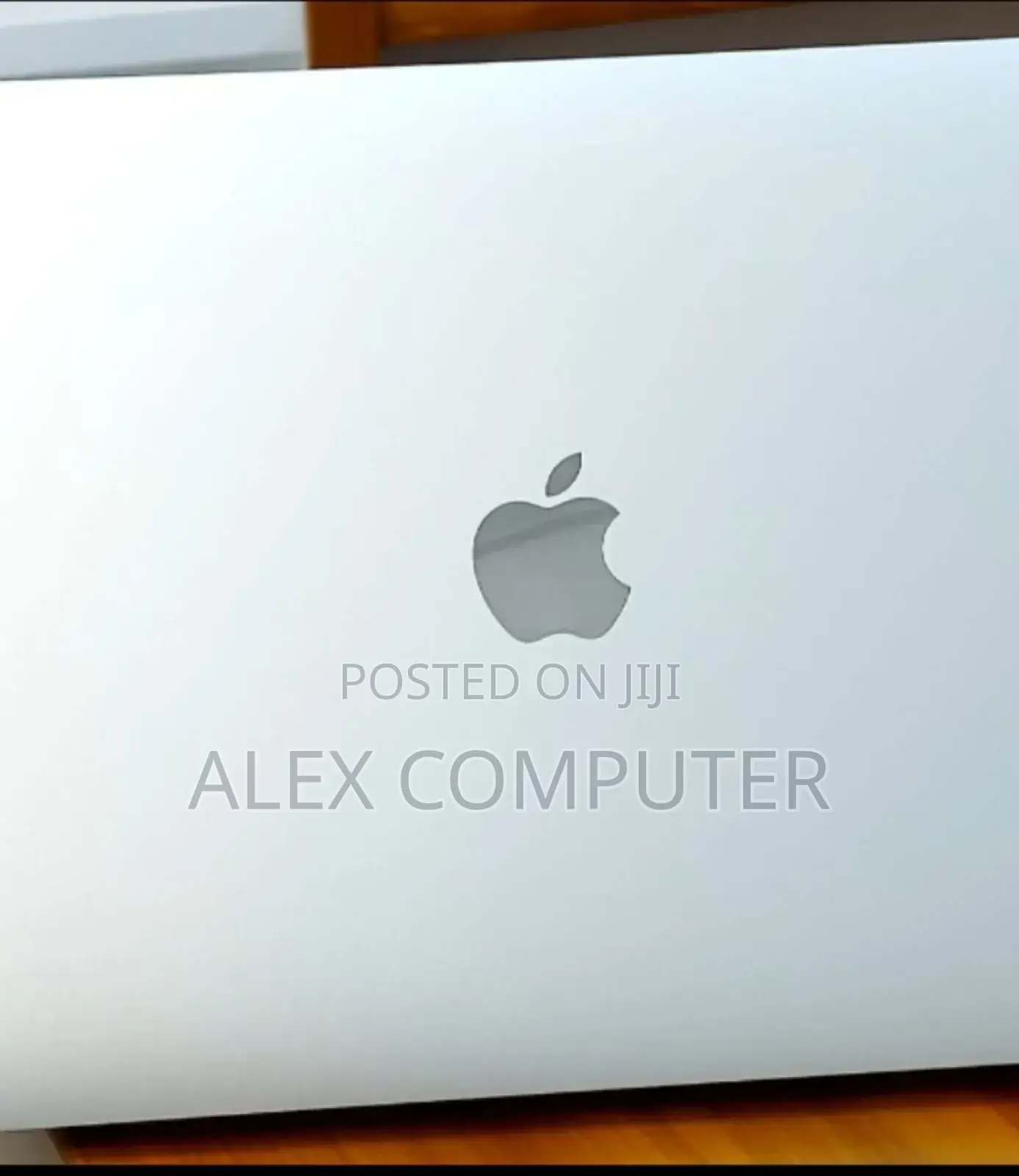 New Laptop Apple MacBook Pro 2020 M1 8GB Apple M1 SSD 512GB