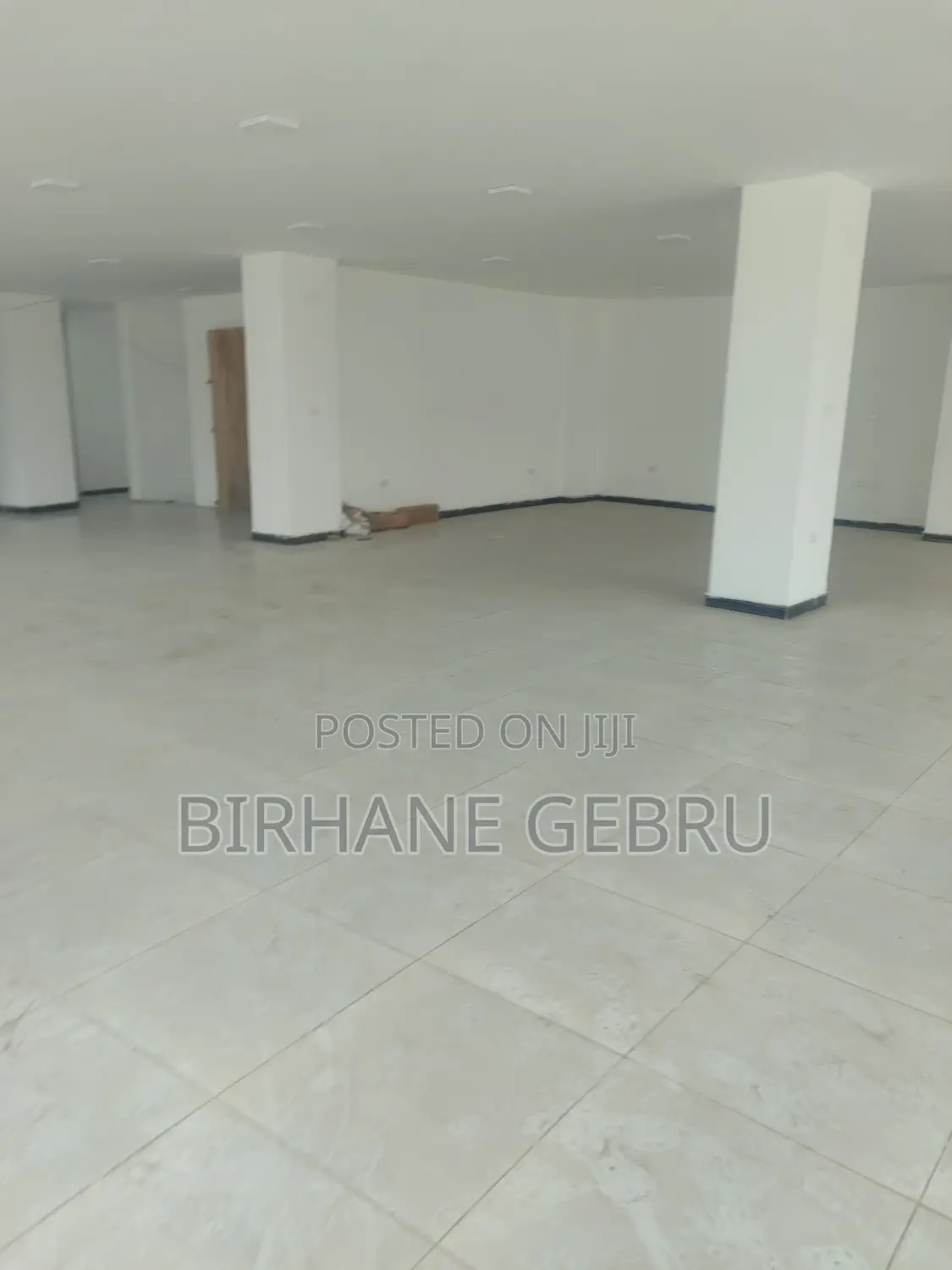 Complex Apartiment Rent Beaty Salon.Garment Photo Studio