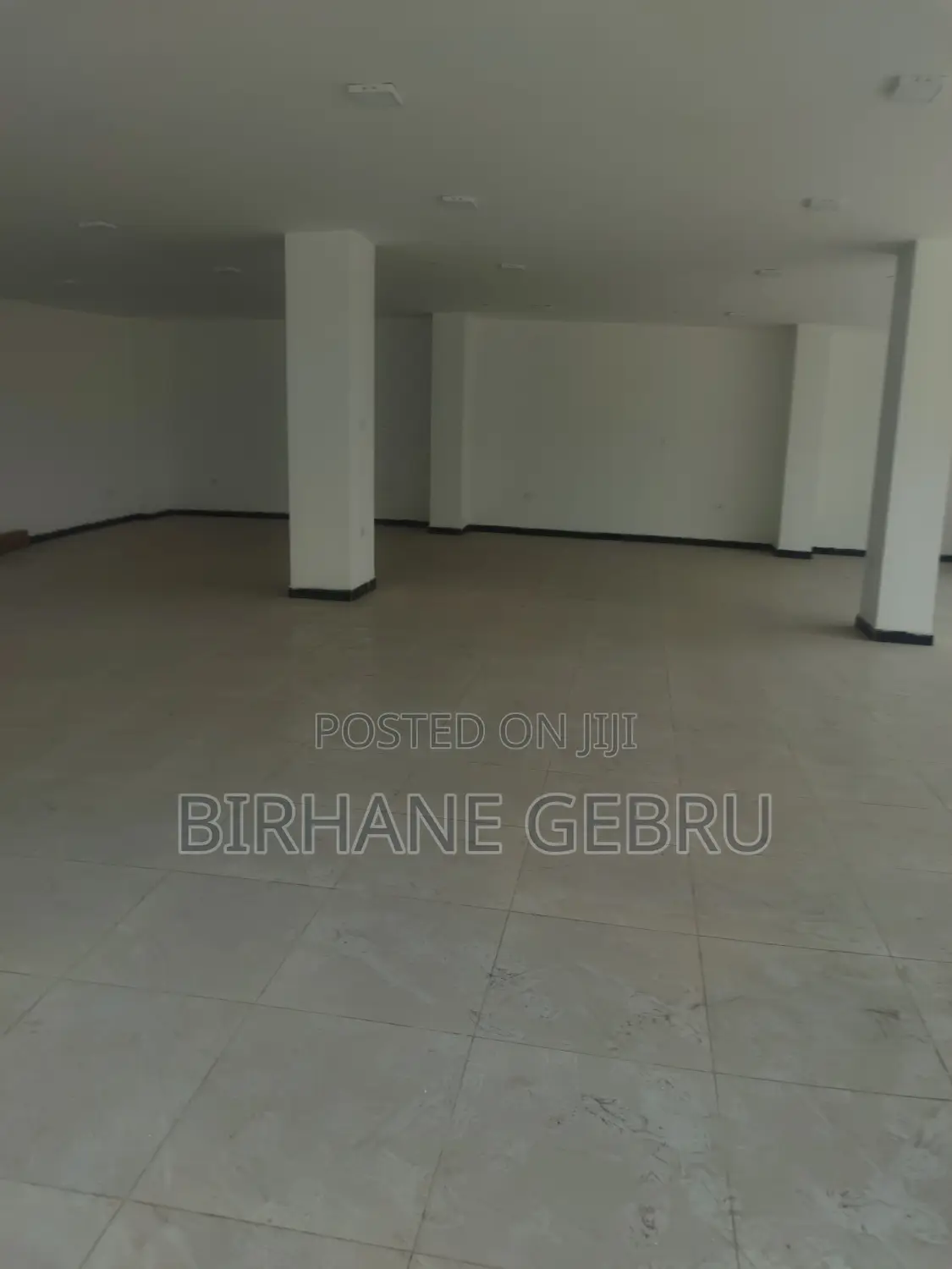 Complex Apartiment Rent Beaty Salon.Garment Photo Studio