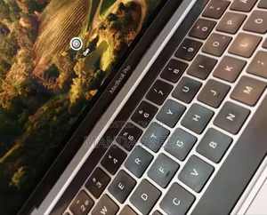 New Laptop Apple MacBook Pro 2020 16GB Intel Core I5 SSD 512GB