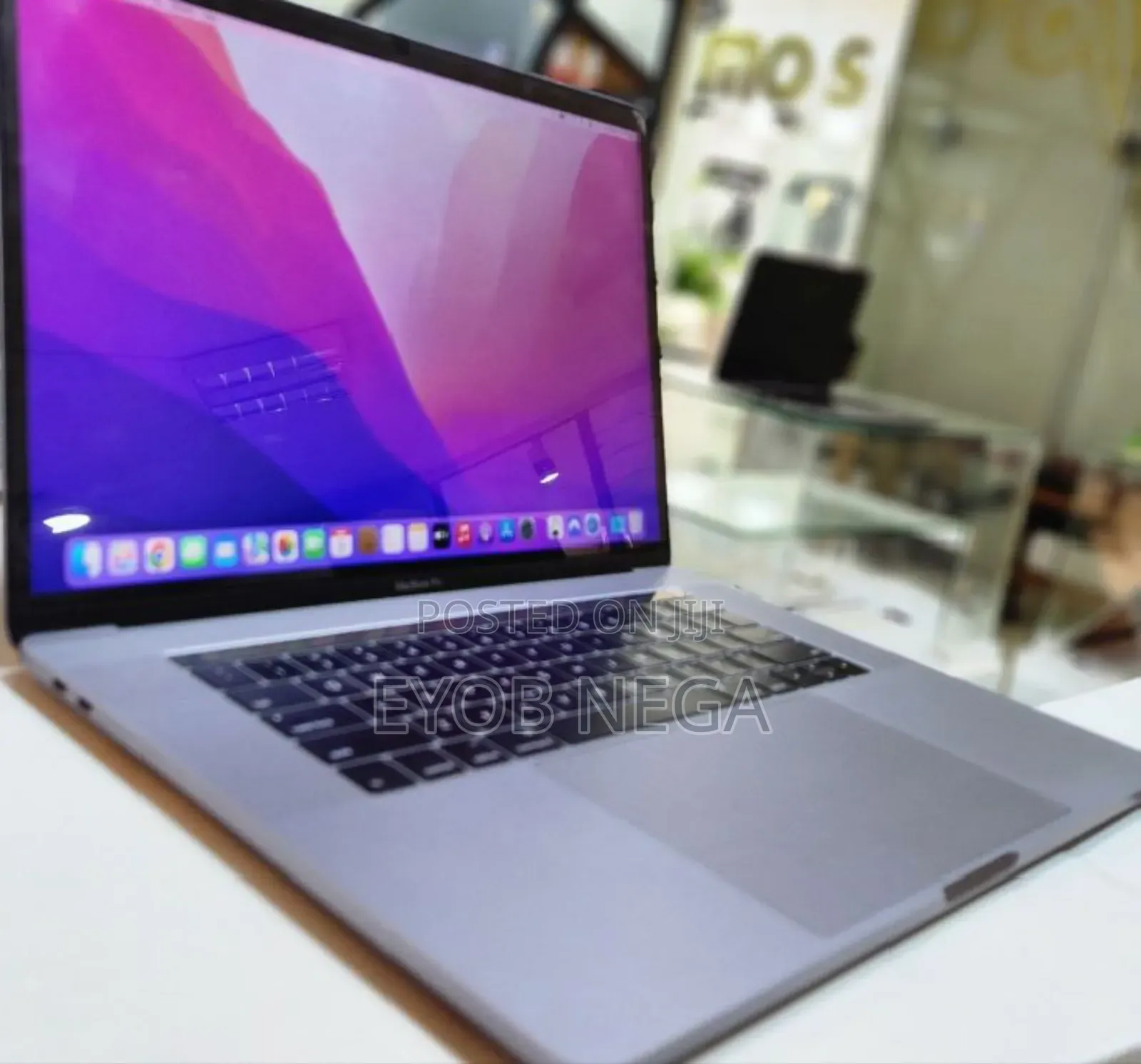 New Laptop Apple MacBook Pro 2016 16GB Intel Core I7 SSD 256GB