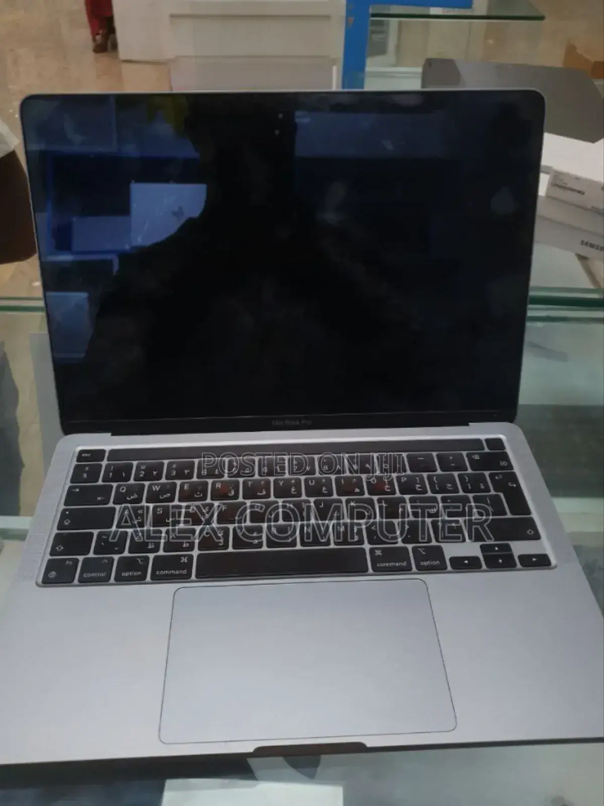 New Laptop Apple MacBook Pro 2022 M2 8GB Apple M2 SSD 256GB