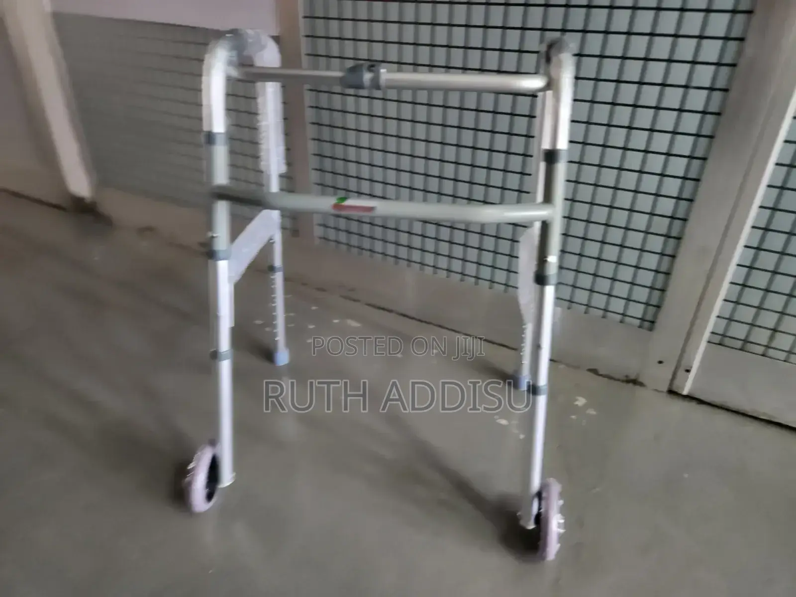 Walkerω^Walker9×Walker5%Walker0*Walker<Φwalkerω[Walker