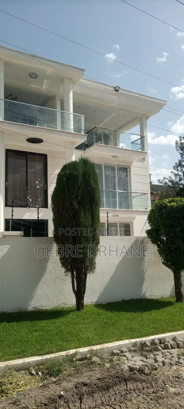 6bdrm House in G+2, Yeka for rent