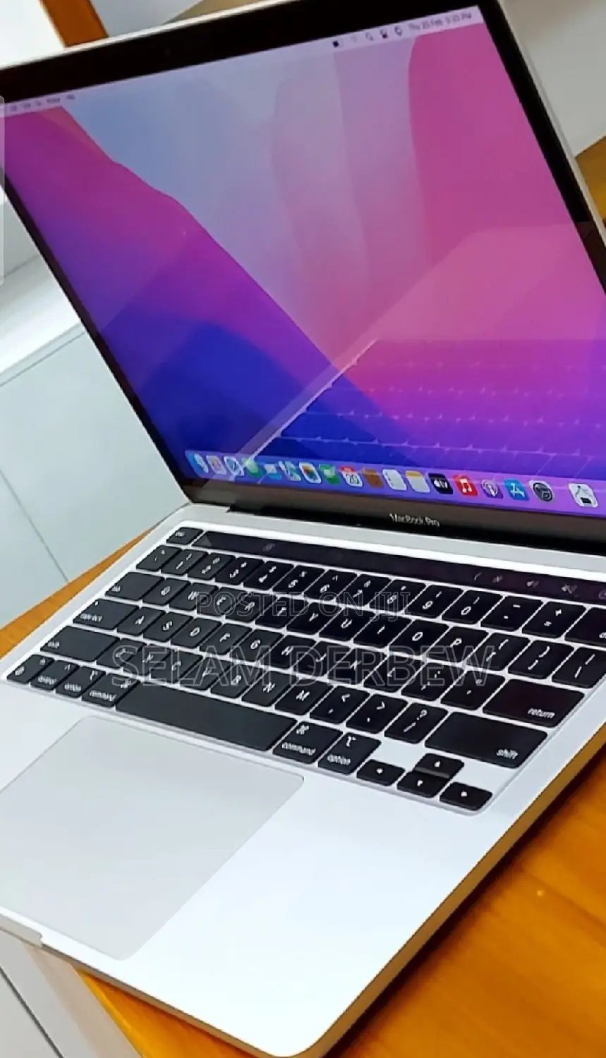 New Laptop Apple MacBook Pro M1 8GB Apple M1 SSD 512GB