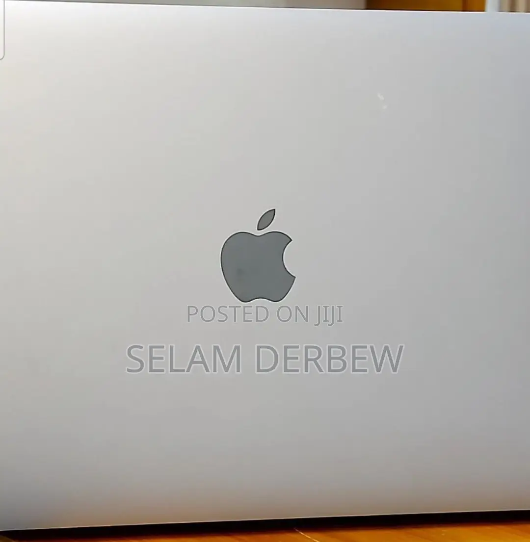 New Laptop Apple MacBook Pro 2022 M2 8GB Apple M2 SSD 256GB