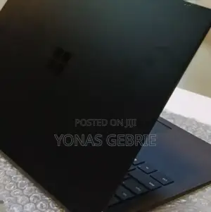 New Laptop Microsoft Surface 16GB Intel Core i7 SSD 512GB