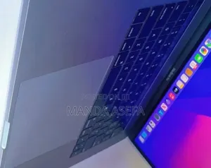 New Laptop Apple MacBook Pro 2017 16GB Intel Core I7 SSD 512GB