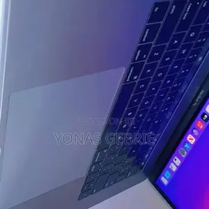 New Laptop Apple MacBook Pro 2017 16GB Intel Core I7 SSD 512GB