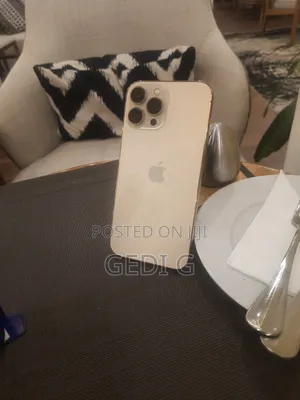 Photo - New Apple iPhone 13 Pro Max 256 GB Gold