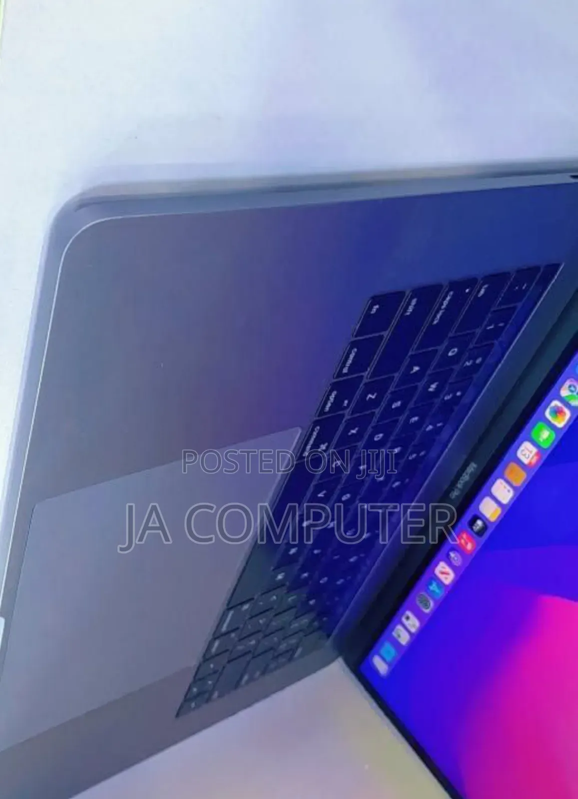 New Laptop Apple MacBook Pro 2017 16GB Intel Core I7 SSD 512GB