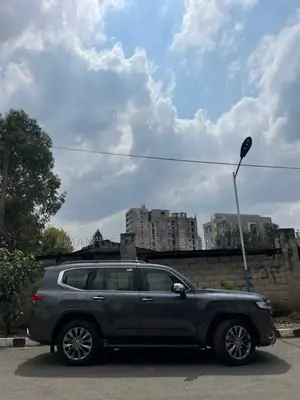 Toyota Land Cruiser 2023 Black