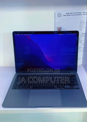 Photo - New Laptop Apple MacBook Air 2020 M1 8GB Apple M1 SSD 256GB