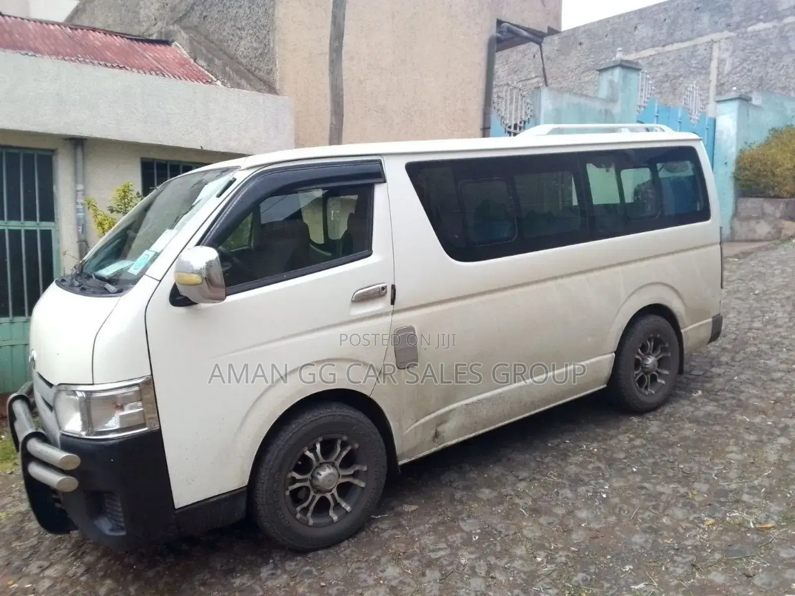 Toyota HiAce 2014 White