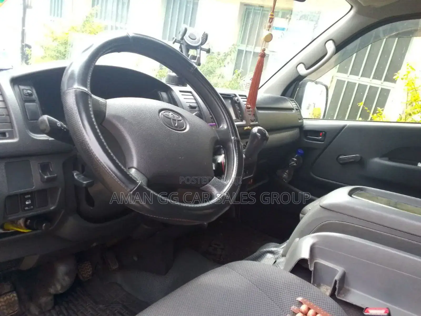 Toyota HiAce 2014 White