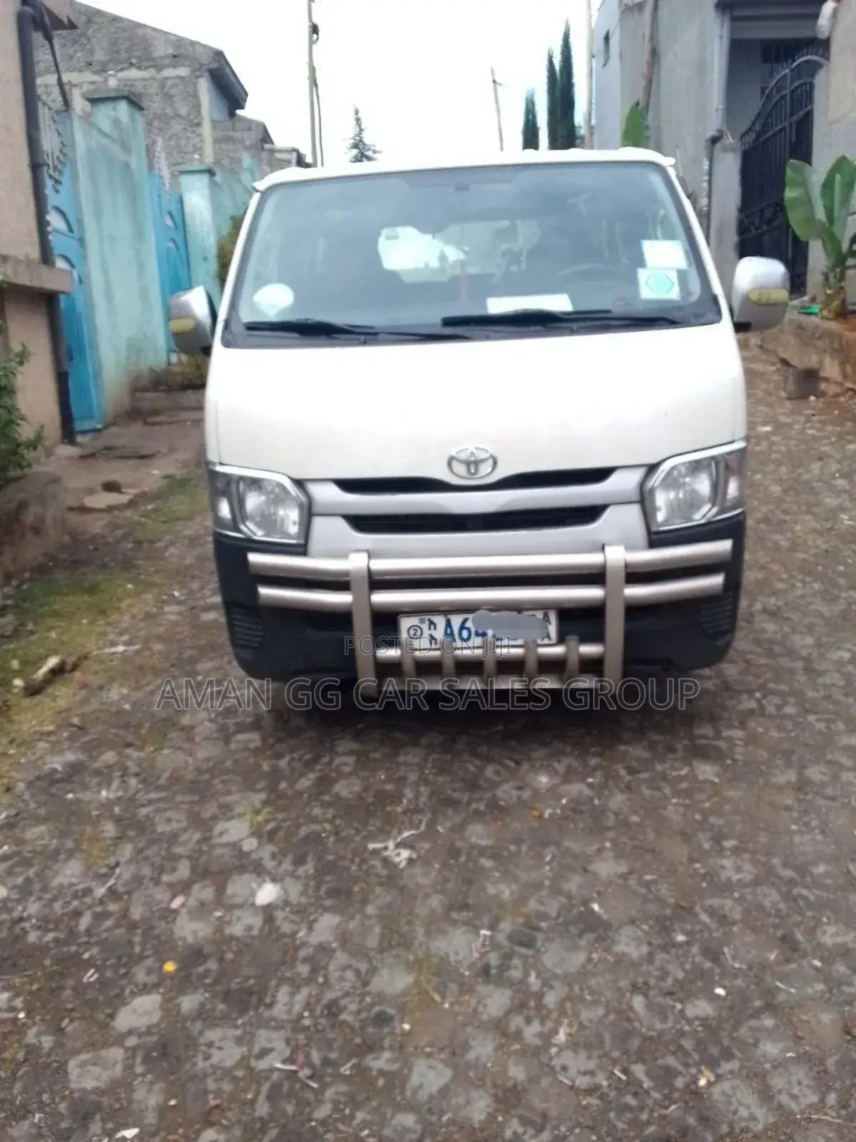 Toyota HiAce 2014 White