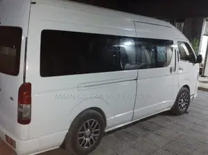 Photo - Toyota HiAce 2016 White