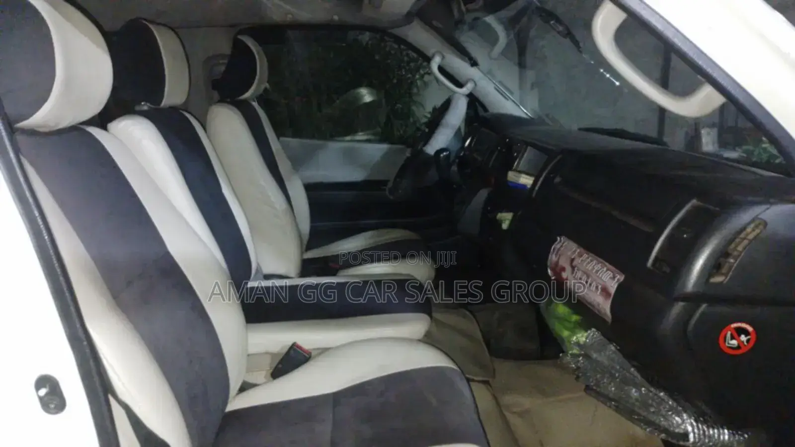 Toyota HiAce 2016 White