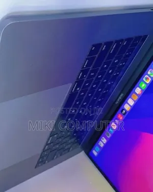New Laptop Apple MacBook Pro 2017 16GB Intel Core I7 SSD 512GB