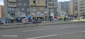 የሚሸጥ 40/60 ኮንዶሚኒየም ሱቅ