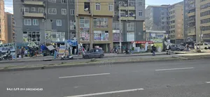 የሚሸጥ 40/60 ኮንዶሚኒየም ሱቅ