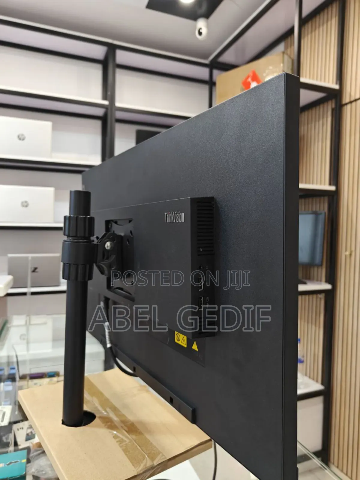 Lenovo Thinkvision Monitor
Model- P27h-20