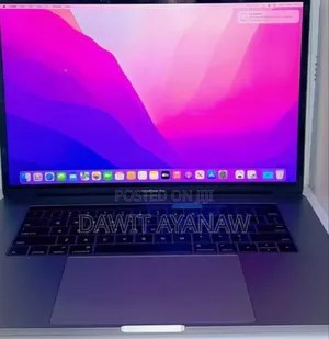 New Laptop Apple MacBook Pro 2017 16GB Intel Core I7 SSD 512GB