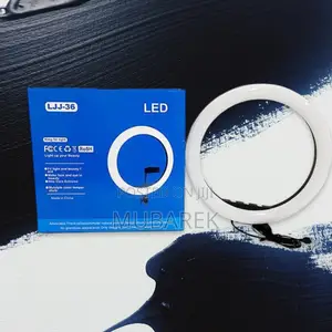 Photo - Discover Your Best Look With a 14-Inch Ring Light