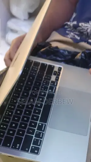 New Laptop Apple MacBook Pro M1 8GB Apple M1 SSD 256GB