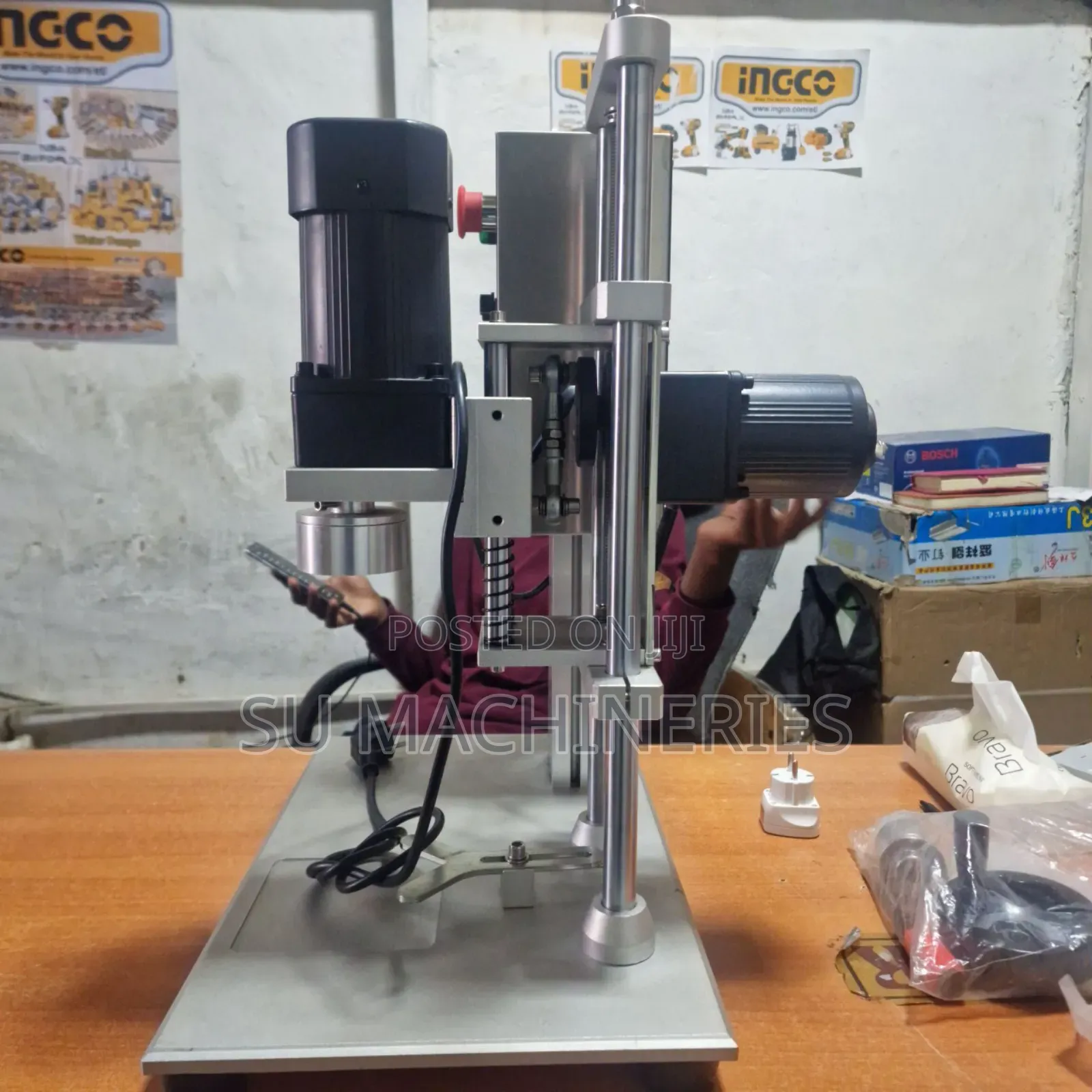 Automatic Plastic Screw Machine ‎የኮዳ ክዳን ማሸጊያ ‎