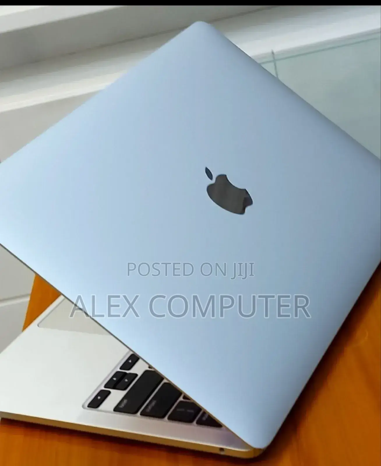 New Laptop Apple MacBook Pro 2020 M1 16GB Apple M1 SSD 256GB