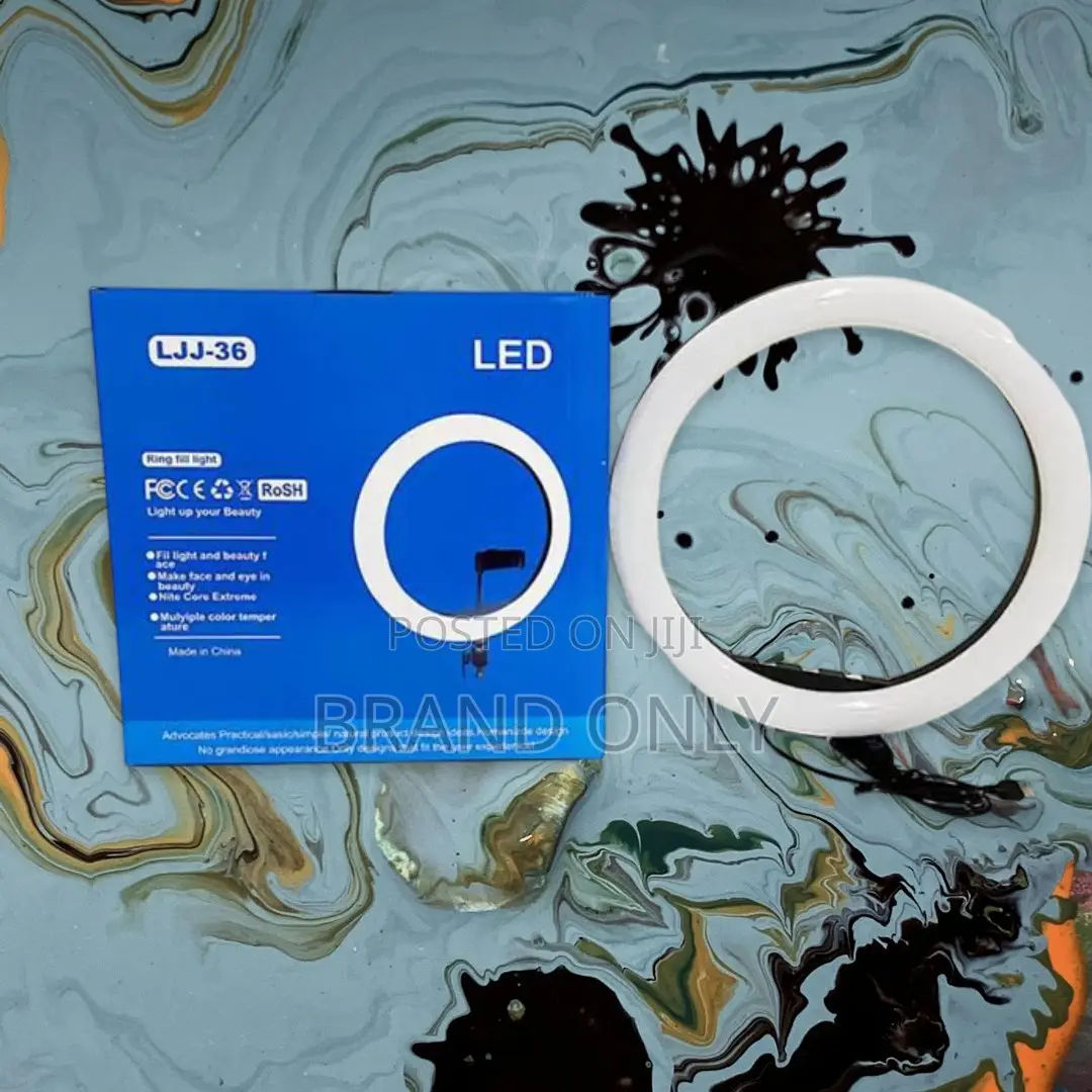 The Perfect Medium: 14-Inch Ring Light for Balanced Lighting