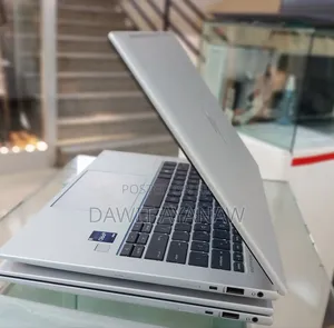 New Laptop HP EliteBook 840 G9 16GB Intel Core I5 SSD 512GB