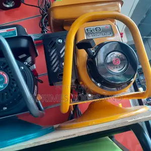 Construction Materials Vibrator Within Hose