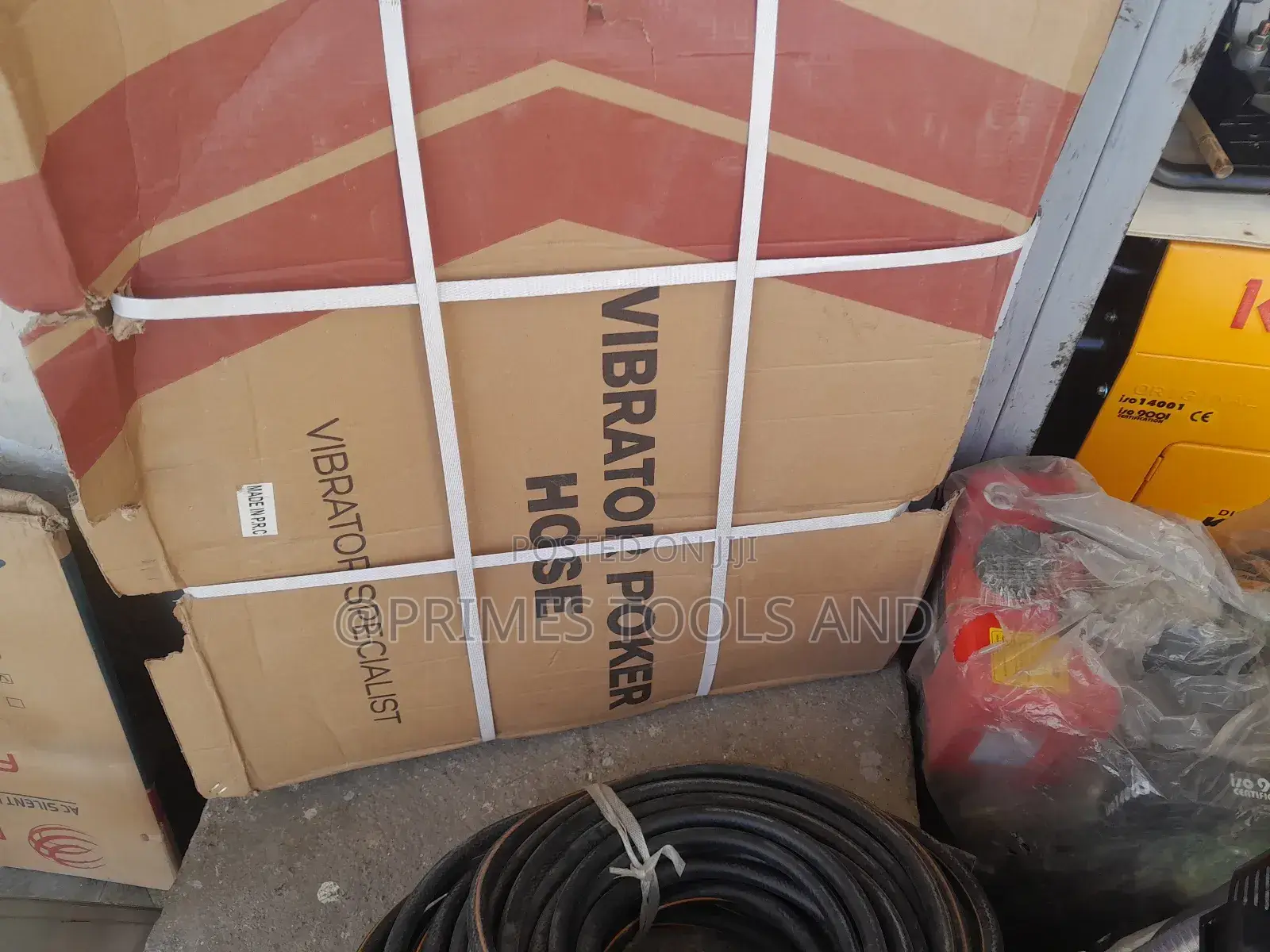 Construction Materials Vibrator Within Hose