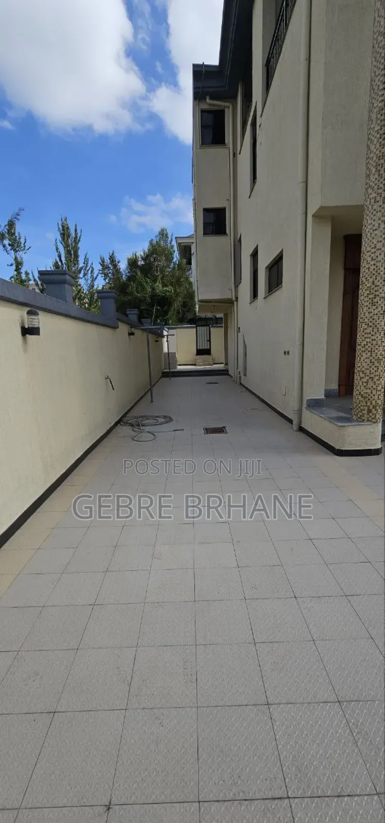 3bdrm House in G+2, Yeka for rent