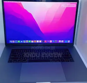 Photo - New Laptop Apple MacBook Pro 2017 16GB Intel Core I7 SSD 512GB